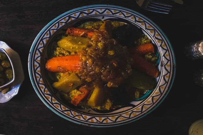Tajine de poulet aux olives et citrons confits